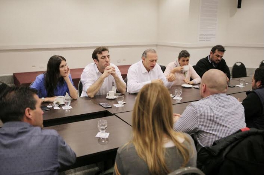 Legisladores del FpV recibieron a trabajadores de Atucha tras denuncias de despidos