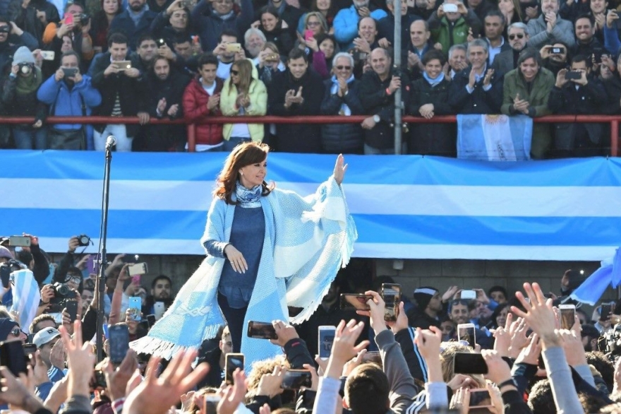 Una encuesta afirma que Cristina se acerca a los 40 puntos de intención de voto