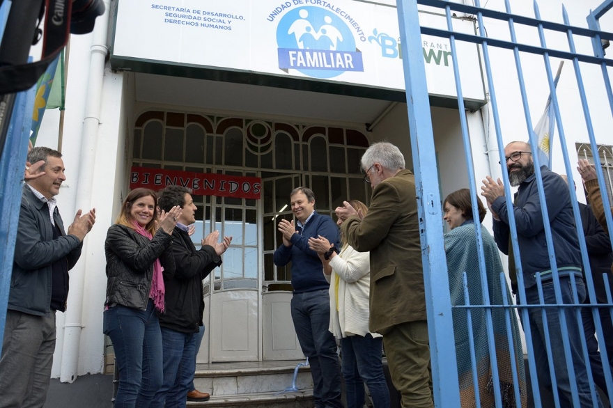 Cascallares inauguró el renovado espacio de la Unidad de Fortalecimiento Familiar en Buzarco