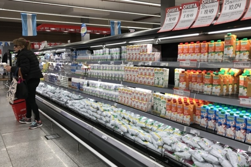 Según el INDEC, el consumo y las ventas en supermercados y shoppings siguen en baja