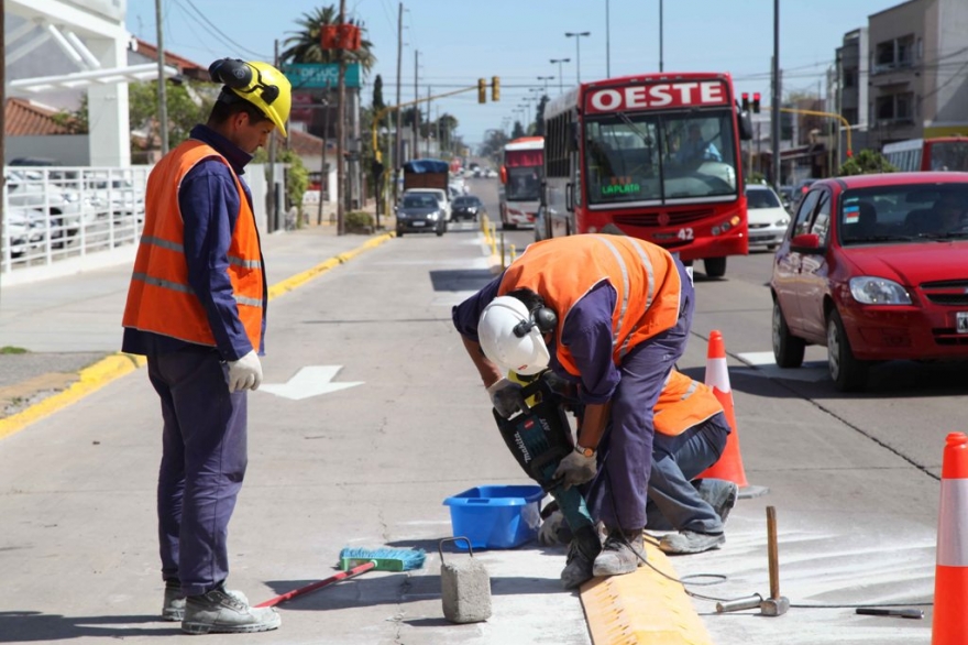 Para mejorar el tránsito, La Plata contará con carriles exclusivos para el transporte público