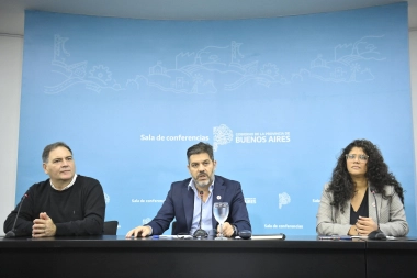 Desde el gobierno bonaerense, Bianco confirmó la suspensión de las PASO y criticó la “devaluación que hizo Milei”