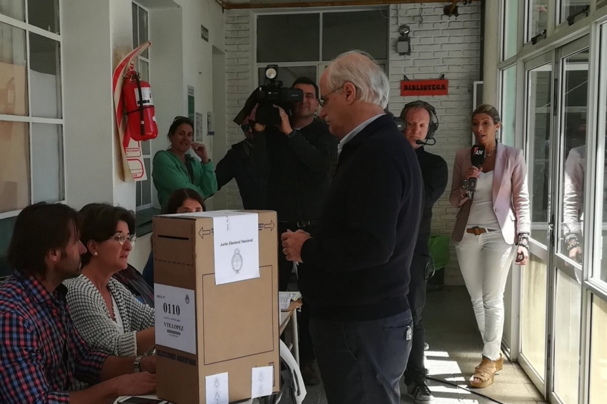 Taiana votó en Vicente López y dijo que espera que la carga de datos no sea “irregular y tendenciosa”