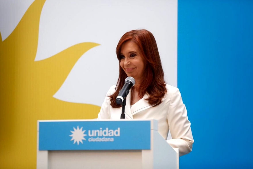 Cristina apuntó contra Macri por su citación a declarar y volvió a denunciar “persecución judicial”