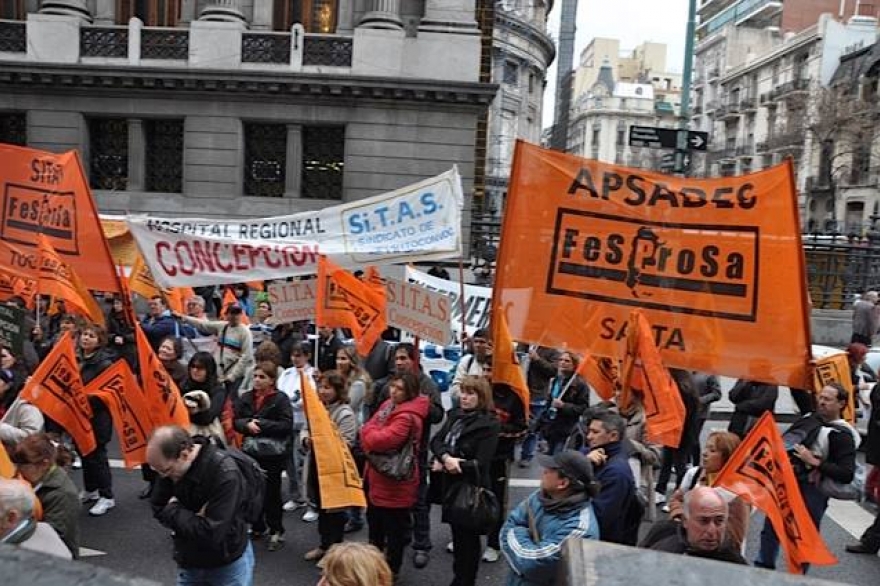 Profesionales de la salud se manifestaron en contra de la reforma laboral del Gobierno