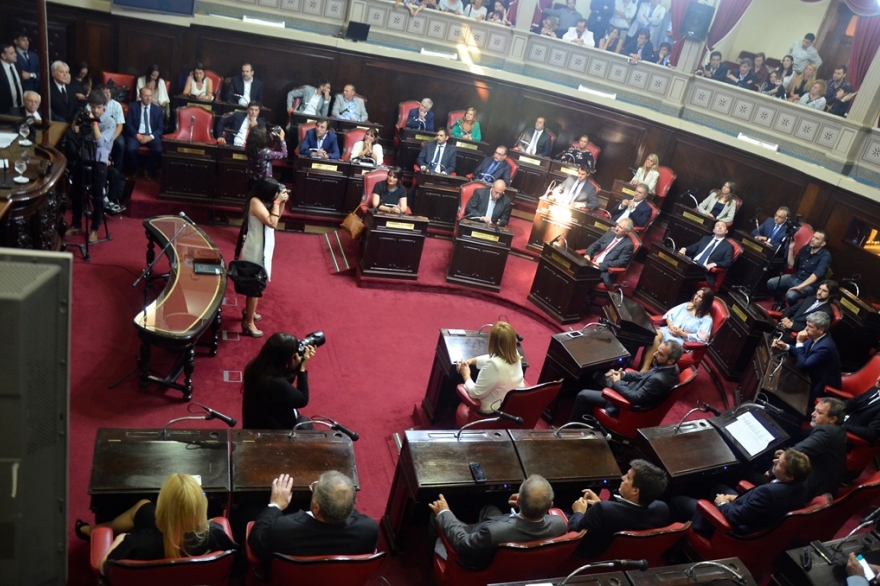 Recambio legislativo: el Senado bonaerense tomó juramento a los nuevos senadores