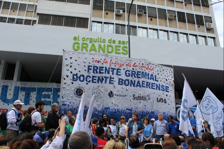 Nuevas protestas contra reformas de Macri: docentes y estatales se manifestarán en el IPS