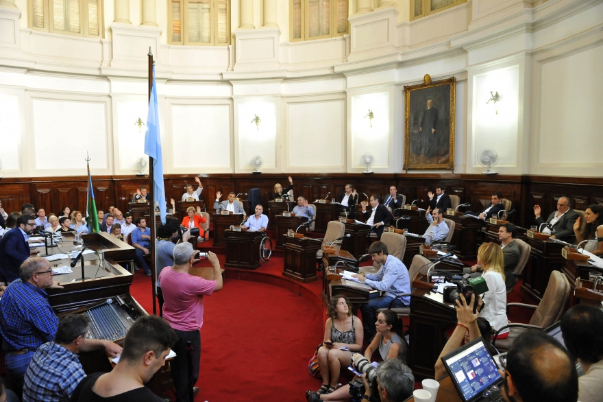 Aprobaron presupuesto 2018 de La Plata con recorte en gasto público y "fuerte"  inversión en obras