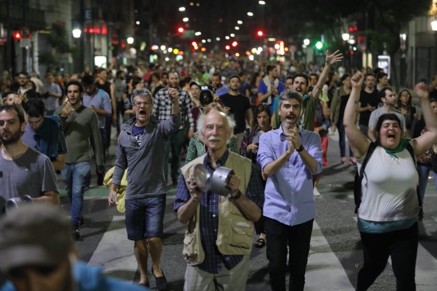 Cacerolazos en Capital, el Conurbano y La Plata en contra de la reforma previsional