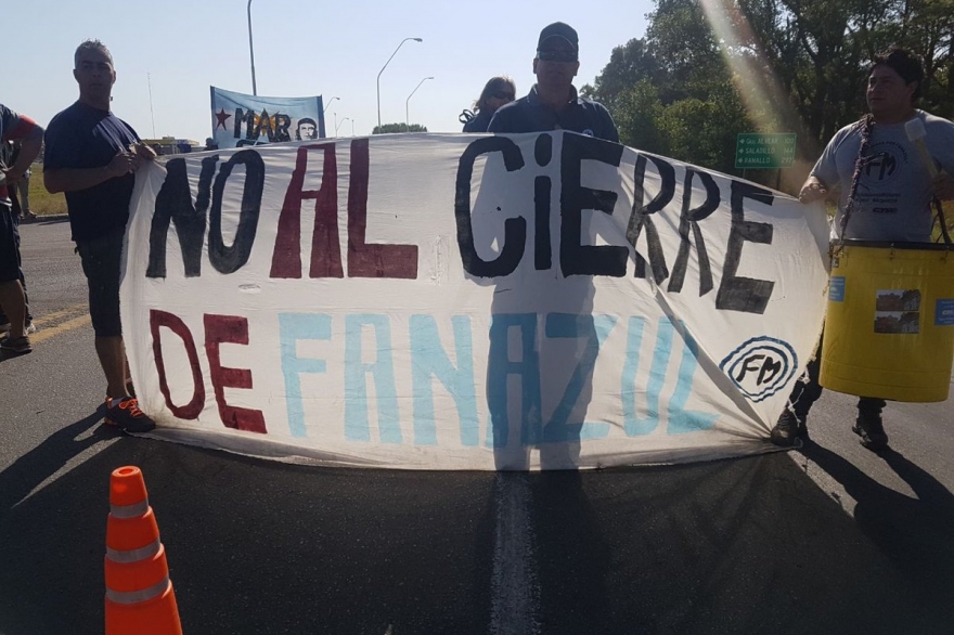 Siguen las protestas en Azul: trabajadores de Fabricaciones militares volvieron a cortar la ruta