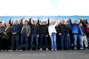Con cánticos de “¡Axel Presidente!” y la marcha peronista, Kicillof lanzó el “Pacto con el Pueblo”