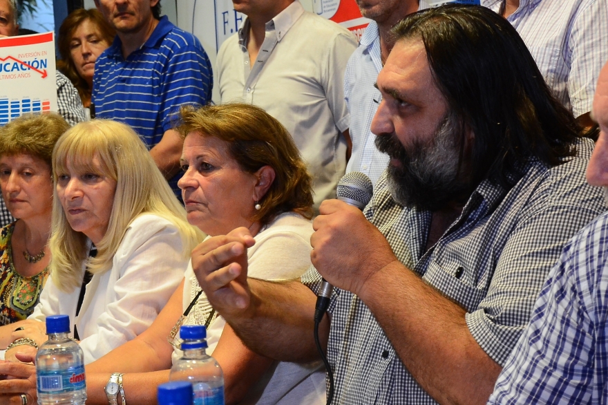 Docentes dicen que Vidal “dilata” convocatoria a paritarias: piden una “reunión urgente”
