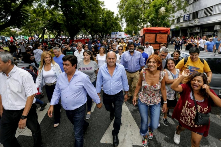 Intendentes bonaerenses dijeron presente en la marcha 21F contra las políticas de Macri