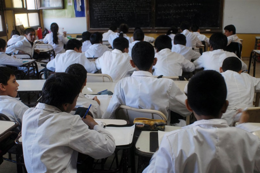 El massismo le exige a Provincia que resuelva paritaria docente y “mejore” la educación pública