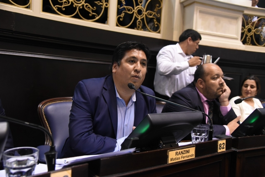 Diputado de Cambiemos pidió a docentes “dar clases y seguir discutiendo su tema salarial”