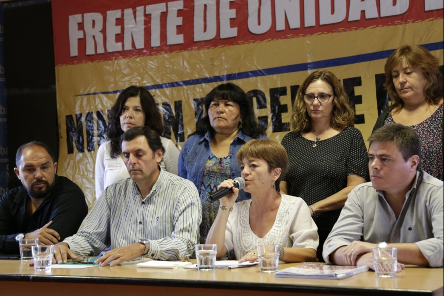 Docentes alertan sobre cierre de bachilleratos de adultos y piden paritaria "urgente" a Provincia