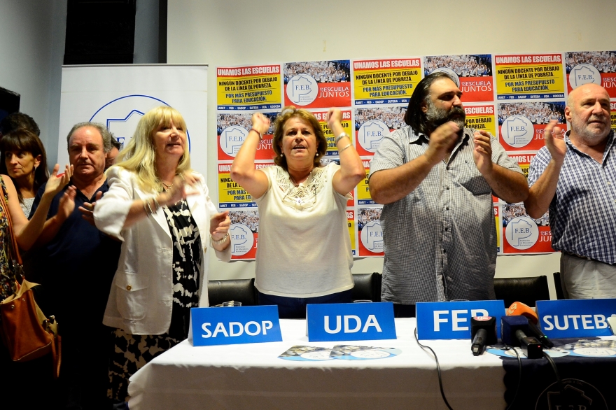 En un escenario incierto, docentes realizan asambleas para analizar un nuevo plan de acción