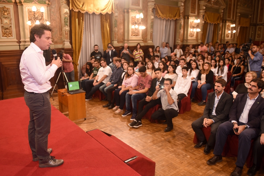 Con un acto en Gobernación, distinguieron a los 25 alumnos más destacados de la Provincia