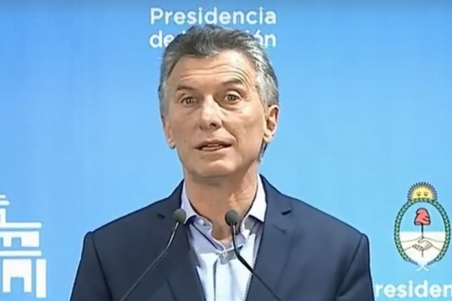 Macri aseguró que ya pasó “la turbulencia cambiaria” y ratificó a su equipo económico