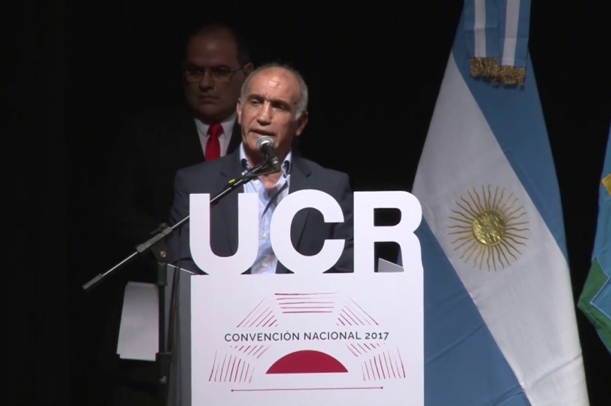 Ante la crisis, Cambiemos refuerza la unidad: la UCR bonaerense le dio a su apoyo a Macri