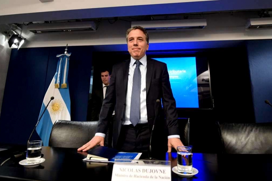 Dujovne “superministro”: Macri lo designó como el coordinador económico de nueve ministerios