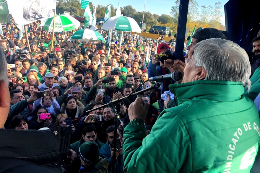 Moyano mete presión a las paritarias: amenazó con paro general si no hay “respuesta positiva”