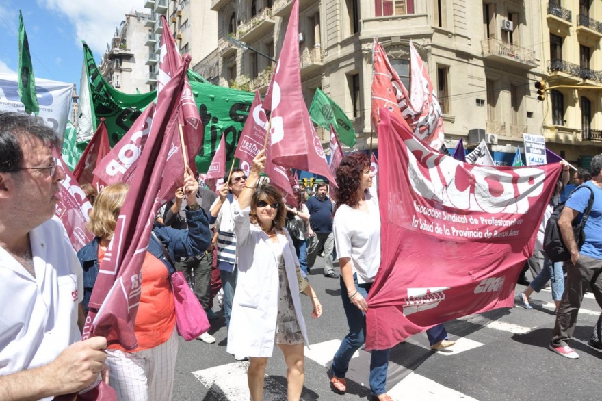 Profesionales de CICOP realizan jornada de huelga en reclamo de convocatoria a paritarias
