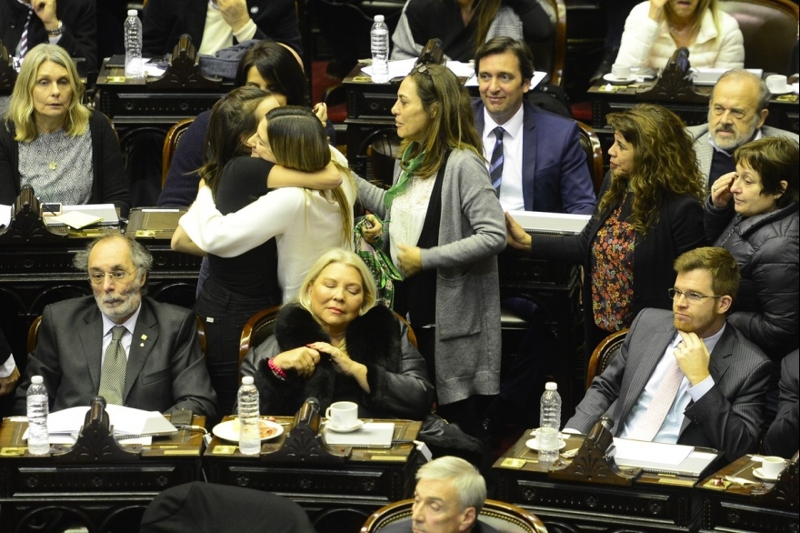 Enojada por la aprobación del aborto, Carrió le advirtió a Cambiemos: “La próxima rompo”