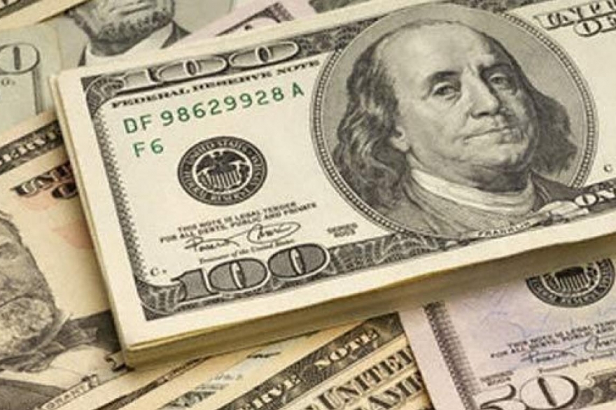 Sigue la devaluación: el dólar subió por tercer día consecutivo y se vende arriba de 28 pesos