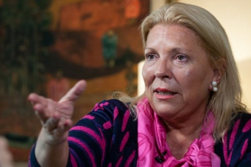 Carrió polémica: aconsejó a la clase media que "dé propinas" para paliar la crisis