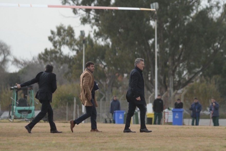 Sorpresiva visita de Macri a La Plata: estuvo en una pizzería inclusiva del barrio de Tolosa