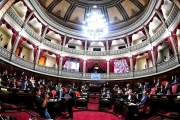 Reelecciones indefinidas e intendentes atentos: avanza la reforma a la Constitución bonaerense