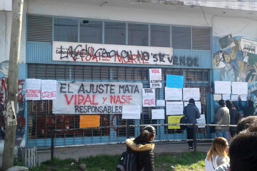 Masiva movilización en Moreno por las dos muertes en la explosión de una escuela