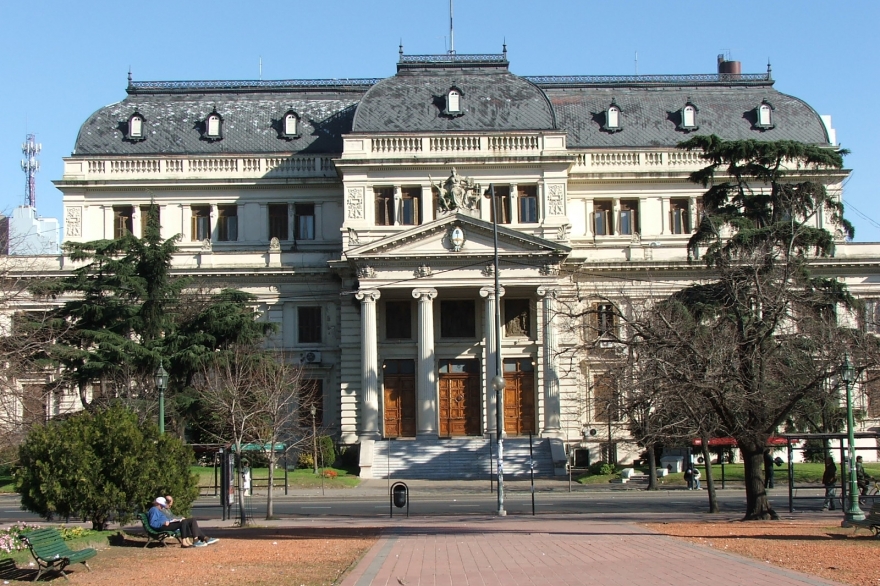 La oposición se prepara para debatir la emergencia en infraestructura educativa en la Legislatura