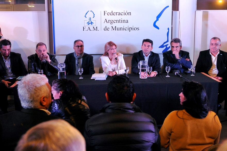 Desde la FAM, Magario pidió audiencia con Macri para pedirle que no elimine el “Fondo Sojero”