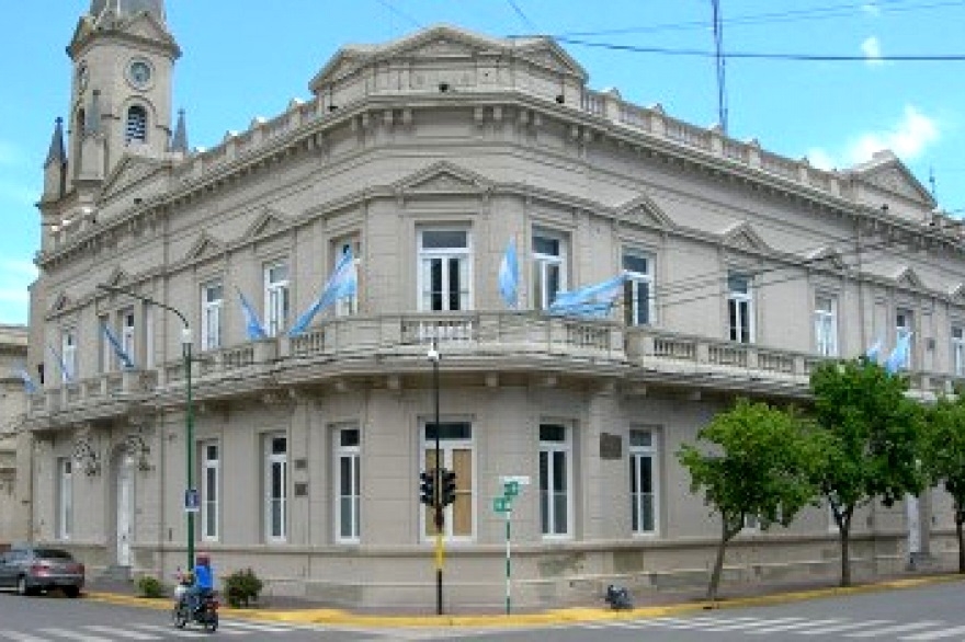 Intendente multó a funcionario propio por no pagar el estacionamiento medido