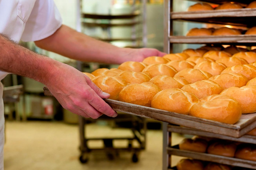 A dejar las harinas: el precio del kilo de pan volvió a subir y llegó a 70 pesos en la Provincia