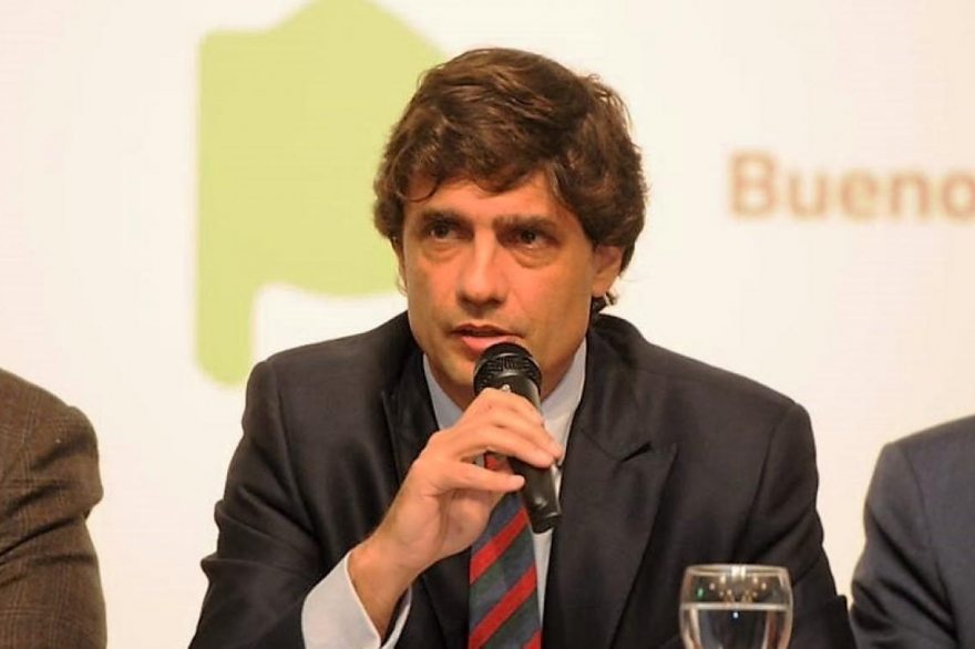 Lacunza criticó a operarios del Astillero y aseguró no habrá diálogo en "un marco extorsivo"