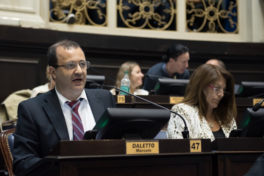 Diputado propuso instalar placas en braile en todos los edificios públicos de la Provincia