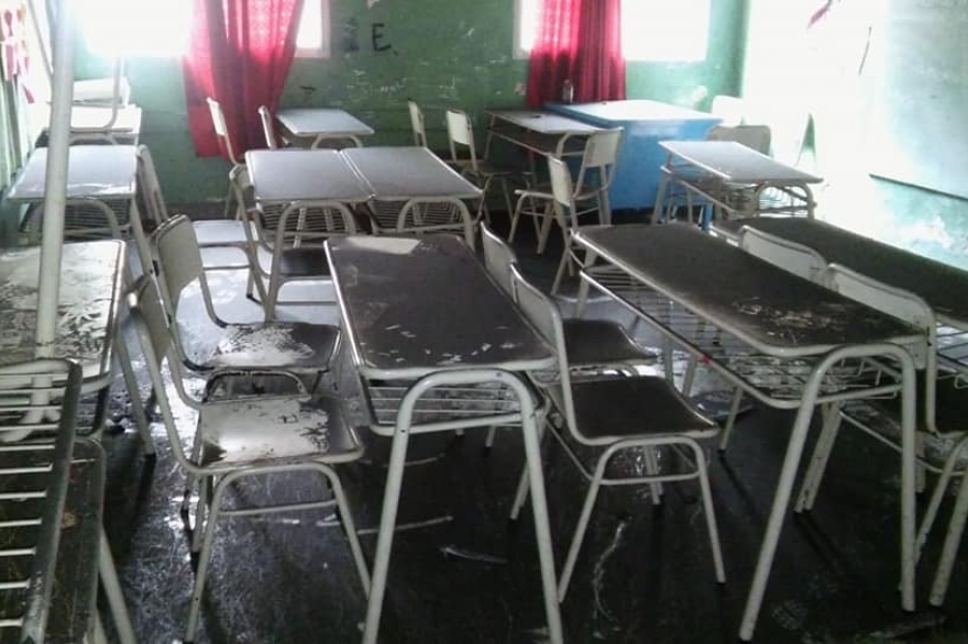 Los problemas en Educación no tienen fin: denunciaron incendio en aula de escuela de Lanús