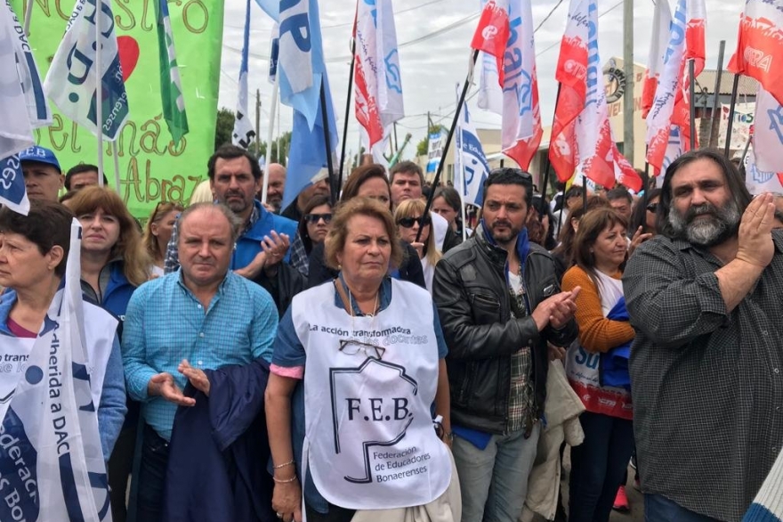 A tres meses de la tragedia en la escuela 49 de Moreno, homenajearon a Sandra y Rubén