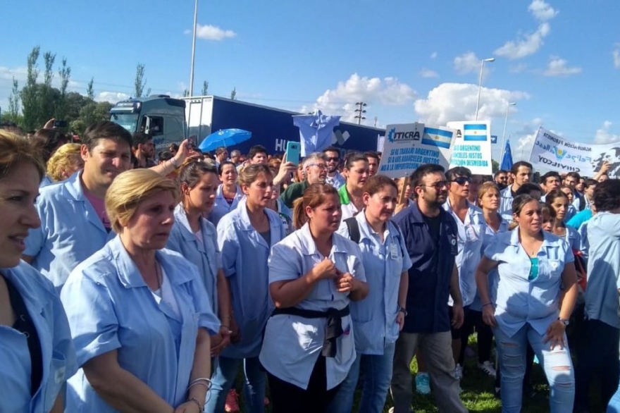 Más empresas caen ante la crisis: Paquetá confirmó cierre y cientos de personas quedarán sin trabajo