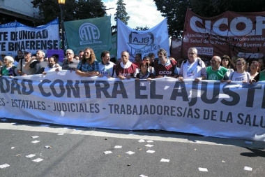 Trabajadores estatales bonaerenses ejecutan medidas de fuerza en rechazo al ajuste