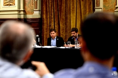 Kicillof se reunió con metalúrgicos y advirtió que el ajuste está recayendo sobre la industria