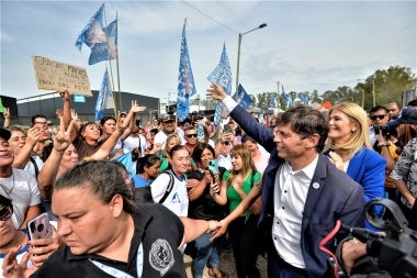 Kicillof y Mariel Fernández pusieron en marcha la nueva planta asfáltica en Moreno