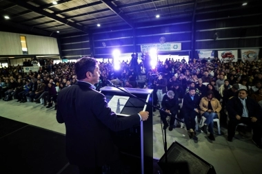 Kicillof le reclamó a Milei por los aumentos en útiles escolares: “Hay que cuidar los bolsillos”