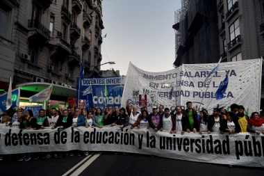 Marcha Federal por la Universidad Pública: docentes convocan protesta frente al Congreso