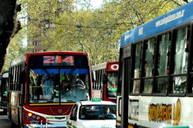 Tras reiterados conflictos, Kicillof pagó y se levantó el paro de transporte en Provincia