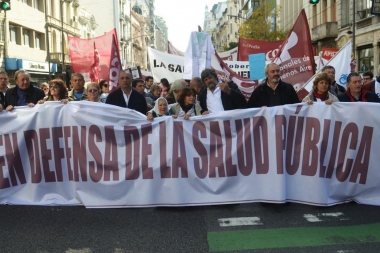 Médicos continúan paro de 48 horas y realizan una Marcha Federal a Plaza de Mayo