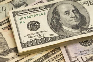 Sigue la devaluación: el dólar subió por tercer día consecutivo y se vende arriba de 28 pesos